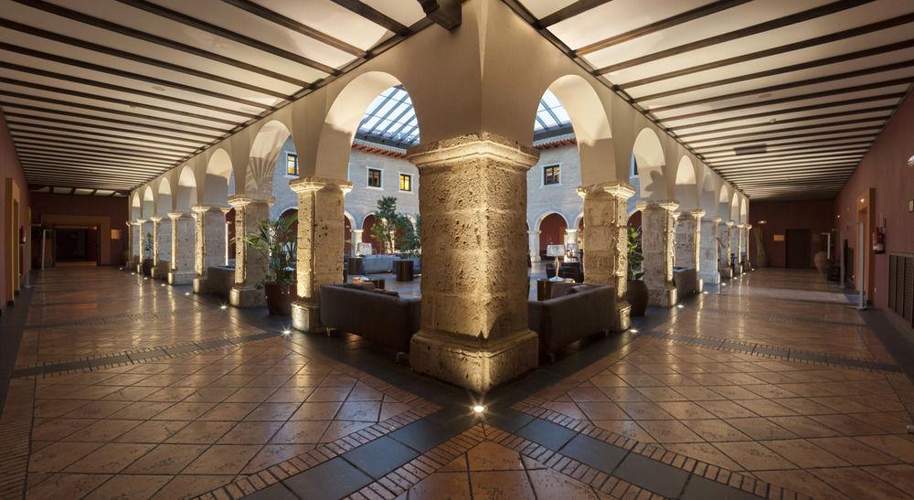 Ac Hotel Palacio De Santa Ana By Marriott Valladolid Eksteriør billede The interior of the hotel