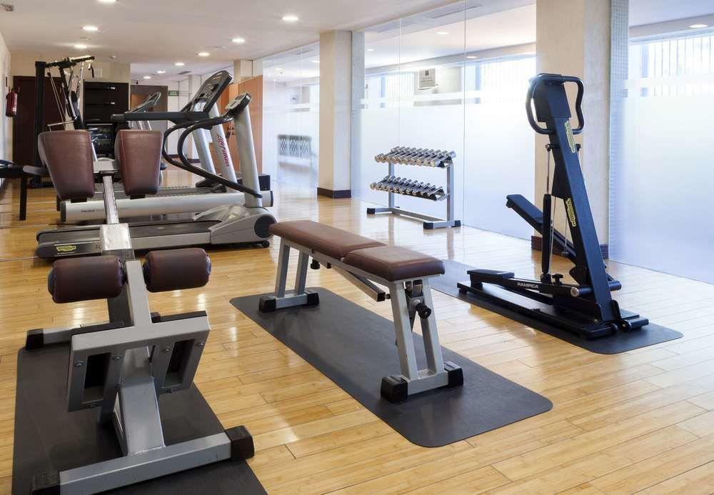 Ac Hotel Palacio De Santa Ana By Marriott Valladolid Eksteriør billede A gym