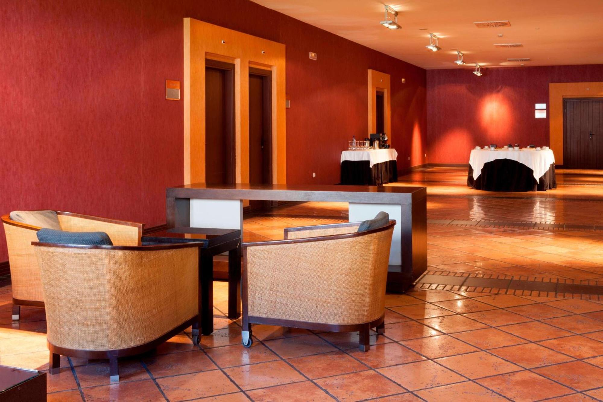Ac Hotel Palacio De Santa Ana By Marriott Valladolid Eksteriør billede The lobby of the hotel