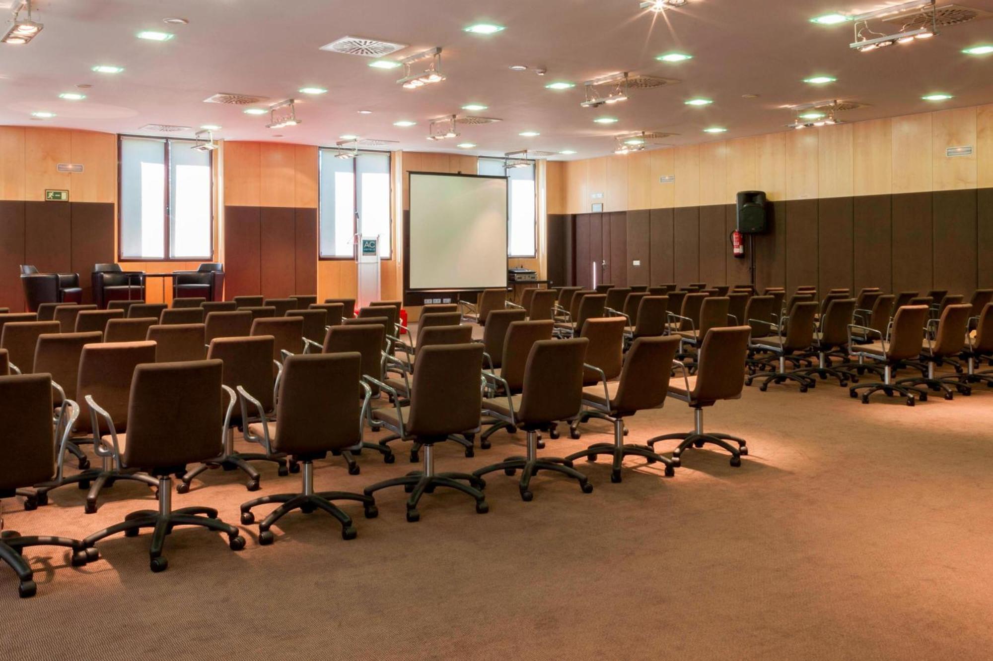 Ac Hotel Palacio De Santa Ana By Marriott Valladolid Eksteriør billede The main conference room